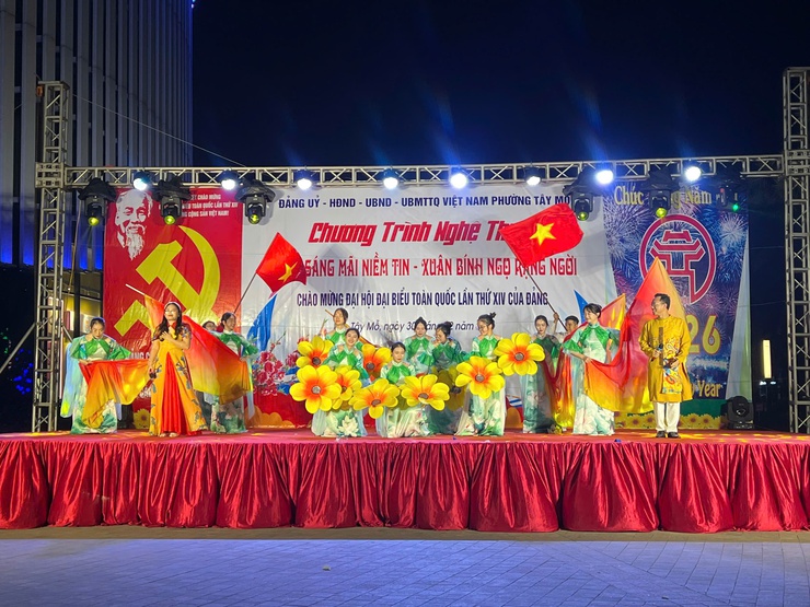 Phường Tây Mỗ: Sôi nổi chương trình nghệ thuật "Đảng sáng mãi niềm tin – Xuân Bính Ngọ rạng ngời"- Ảnh 4.