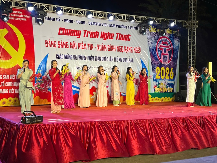 Phường Tây Mỗ: Sôi nổi chương trình nghệ thuật "Đảng sáng mãi niềm tin – Xuân Bính Ngọ rạng ngời"- Ảnh 9.