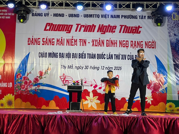 Phường Tây Mỗ: Sôi nổi chương trình nghệ thuật "Đảng sáng mãi niềm tin – Xuân Bính Ngọ rạng ngời"- Ảnh 12.