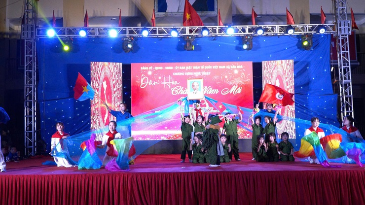 ĐẶC SẮC CHƯƠNG TRÌNH BIỂU DIỄN NGHỆ THUẬT
“DÂN HÒA – CHÀO NĂM MỚI 2026”
- Ảnh 7.