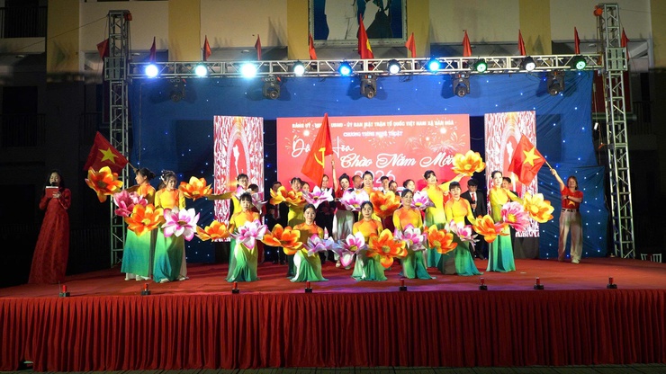 ĐẶC SẮC CHƯƠNG TRÌNH BIỂU DIỄN NGHỆ THUẬT
“DÂN HÒA – CHÀO NĂM MỚI 2026”
- Ảnh 8.