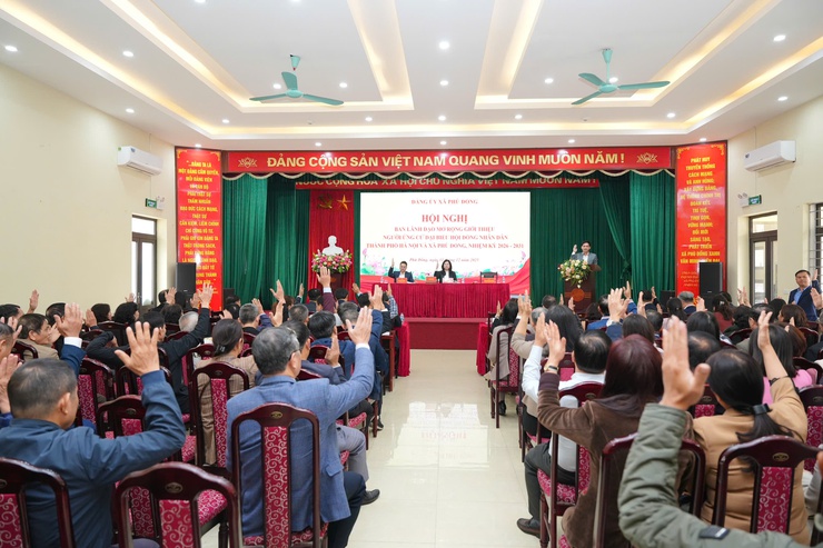 Xã Phù Đổng tổ chức Hội nghị lấy ý kiến cử tri nơi công tác đối với người được dự kiến giới thiệu ứng cử Đại biểu HĐND Thành phố khóa XVII, Đại biểu HĐND xã khóa XXII, nhiệm kỳ 2026 - 2031.- Ảnh 5.