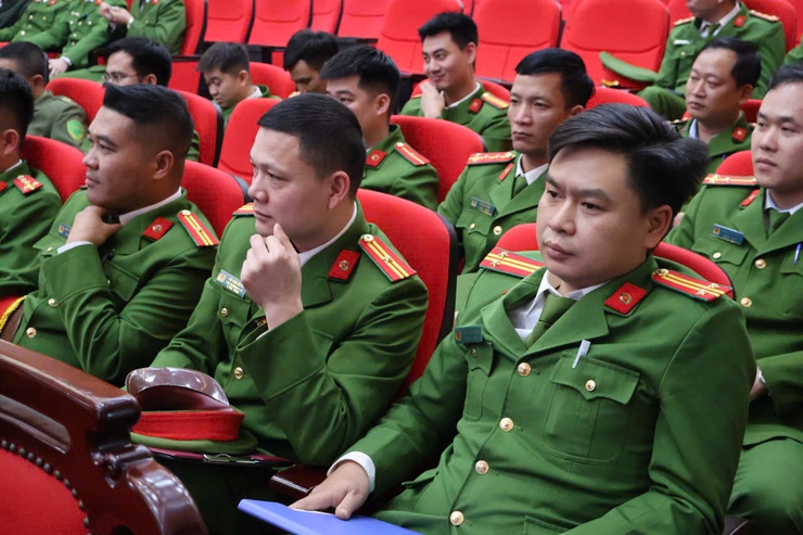 CÔNG AN XÃ HOÀ LẠC TỔ CHỨC HỘI NGHỊ TỔNG KẾT CÔNG TÁC NĂM 2025 VÀ TRIỂN KHAI CHƯƠNG TRÌNH CÔNG TÁC NĂM 2026- Ảnh 2.