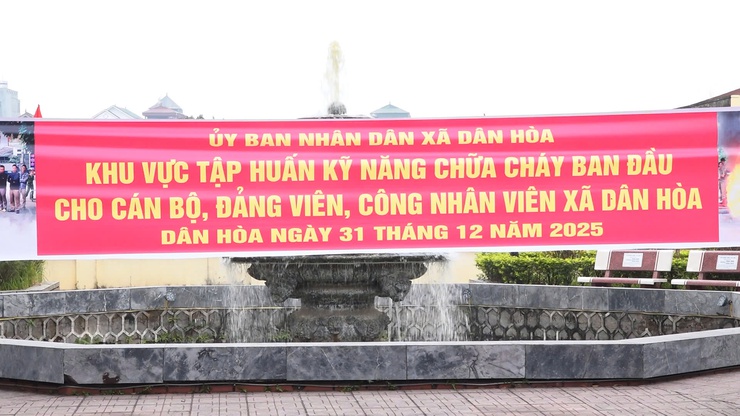 DÂN HÒA TỔ CHỨC HỘI NGHỊ TẬP HUẤN CÁC VĂN BẢN PHÁP LUẬT MỚI VÀ THỰC HÀNH KỸ NĂNG PHÒNG CHÁY, CHỮA CHÁY VÀ CỨU NẠN, CỨU HỘ- Ảnh 11.