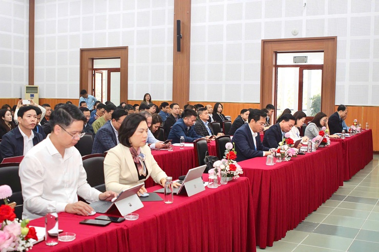 Phường Long Biên tổ chức Hội nghị lấy ý kiến cử tri nơi công tác đối với người ứng cử đại biểu HĐND phường nhiệm kỳ 2026–2031- Ảnh 4.