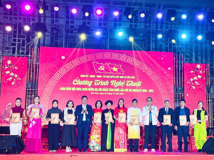 XÃ SÓC SƠN TỔ CHỨC THÀNH CÔNG
Chương trình nghệ thuật Chào năm mới 2026; Chào mừng đại hội Đảng toàn quốc lần thứ XVI, NHIỆM KÌ 2026 - 2031- Ảnh 1.