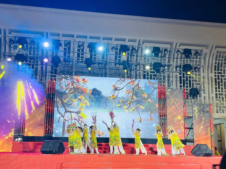 XÃ SÓC SƠN TỔ CHỨC THÀNH CÔNG
Chương trình nghệ thuật Chào năm mới 2026; Chào mừng đại hội Đảng toàn quốc lần thứ XVI, NHIỆM KÌ 2026 - 2031- Ảnh 11.