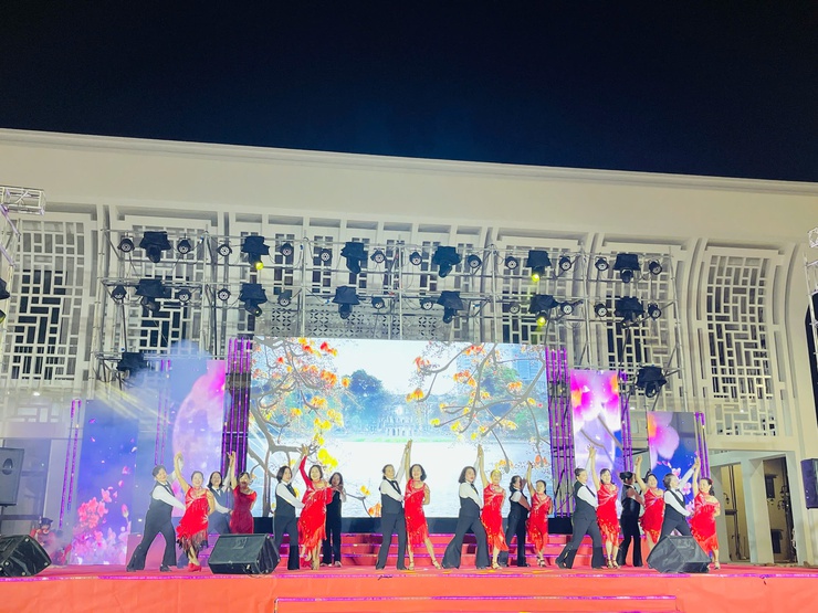 XÃ SÓC SƠN TỔ CHỨC THÀNH CÔNG
Chương trình nghệ thuật Chào năm mới 2026; Chào mừng đại hội Đảng toàn quốc lần thứ XVI, NHIỆM KÌ 2026 - 2031- Ảnh 8.