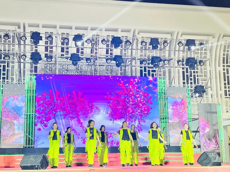 XÃ SÓC SƠN TỔ CHỨC THÀNH CÔNG
Chương trình nghệ thuật Chào năm mới 2026; Chào mừng đại hội Đảng toàn quốc lần thứ XVI, NHIỆM KÌ 2026 - 2031- Ảnh 7.