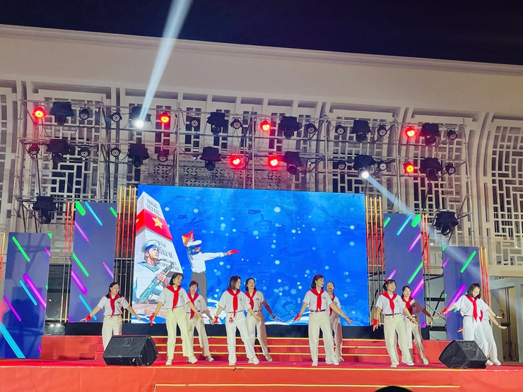 XÃ SÓC SƠN TỔ CHỨC THÀNH CÔNG
Chương trình nghệ thuật Chào năm mới 2026; Chào mừng đại hội Đảng toàn quốc lần thứ XVI, NHIỆM KÌ 2026 - 2031- Ảnh 6.