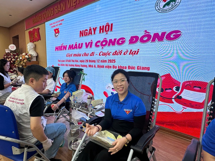 Ngày hội hiến máu vì cộng đồng "Giọt máu cho đi - Cuộc đời ở lại"- Ảnh 6.