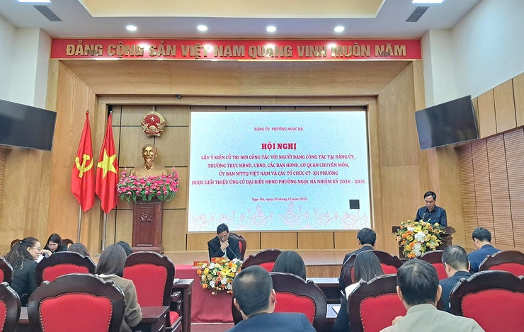 Phường Ngọc Hà lấy ý kiến cử tri nơi công tác đối với người ứng cử HĐND phường- Ảnh 2.