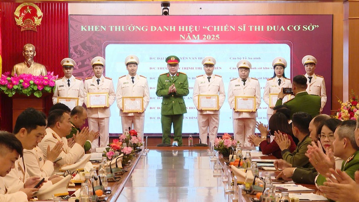 Công an xã Thanh Trì: “Lá chắn” bảo vệ bình yên cuộc sống- Ảnh 10.