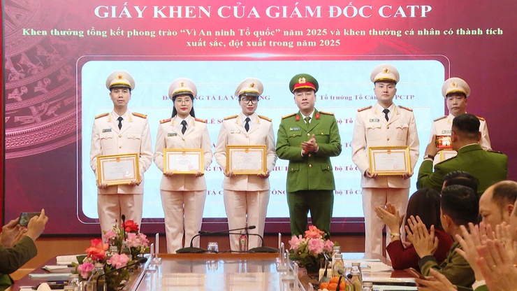 Công an xã Thanh Trì: “Lá chắn” bảo vệ bình yên cuộc sống- Ảnh 9.