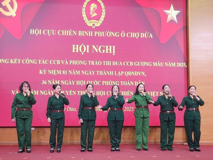 Tổng kết công tác Cựu chiến binh và phong trào thi đua CCB gương mẫu năm 2025 Phường Ô Chợ Dừa- Ảnh 8.