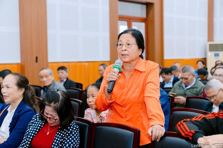 Hội nghị tiếp xúc cử tri của đại biểu HĐND phường Long Biên trước kỳ họp thứ 3 HĐND lâm thời phường Long Biên, nhiệm kỳ 2021 -2026- Ảnh 3.