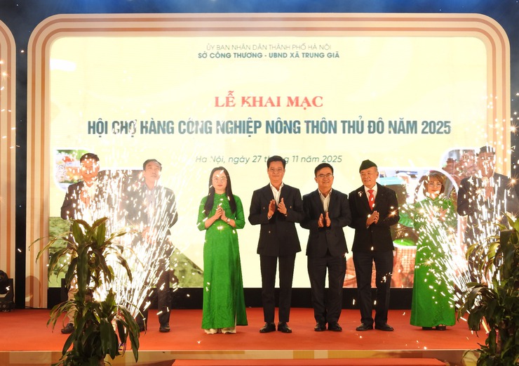 KHAI MẠC HỘI CHỢ HÀNG CÔNG NGHIỆP NÔNG THÔN THỦ ĐÔ NĂM 2025- Ảnh 3.