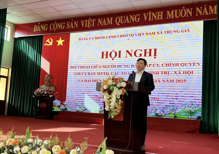 HỘI NGHỊ ĐỐI THOẠI GIỮA NGƯỜI ĐỨNG ĐẦU CẤP ỦY, CHÍNH QUYỀN XÃ TRUNG GIÃ VỚI MTTQ VÀ NHÂN DÂN NĂM 2025- Ảnh 2.