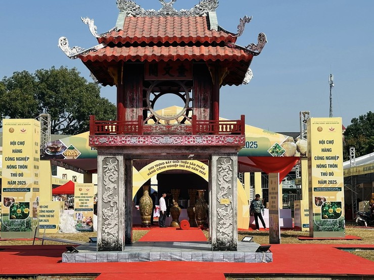 HỘI CHỢ HÀNG CÔNG NGHIỆP NÔNG THÔN THỦ ĐÔ 2025 – ĐIỂM HẸN MUA SẮM MONG CHỜ NHẤT CUỐI NĂM!- Ảnh 1.