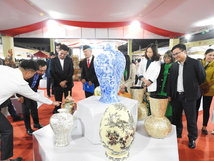 KHAI MẠC HỘI CHỢ HÀNG CÔNG NGHIỆP NÔNG THÔN THỦ ĐÔ NĂM 2025- Ảnh 1.