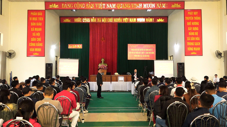 PHIÊN ĐẤU GIÁ QUYỀN SỬ DỤNG ĐẤT Ở ĐỐI VỚI 62 THỬA ĐẤT (ĐỢT 1) TẠI KHU VỰC ĐẦM, THÔN MỤC XÁ, XÃ DÂN HÒA – DIỄN RA ĐÚNG QUY TRÌNH, ĐẢM BẢO CÔNG KHAI, MINH BẠCH- Ảnh 2.