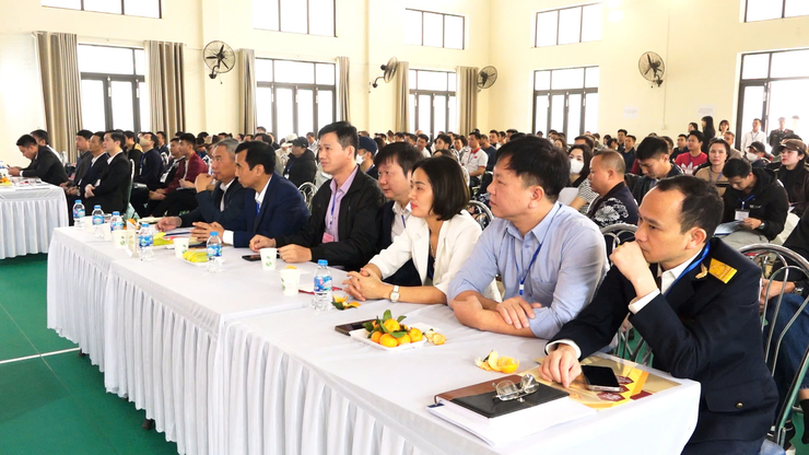 PHIÊN ĐẤU GIÁ QUYỀN SỬ DỤNG ĐẤT Ở ĐỐI VỚI 62 THỬA ĐẤT (ĐỢT 1) TẠI KHU VỰC ĐẦM, THÔN MỤC XÁ, XÃ DÂN HÒA – DIỄN RA ĐÚNG QUY TRÌNH, ĐẢM BẢO CÔNG KHAI, MINH BẠCH- Ảnh 6.