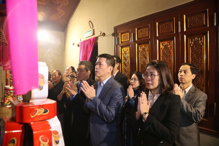 &nbsp;LỄ DÂNG HƯƠNG TƯỞNG NIỆM NGÀY HÓA ĐỨC THÁNH KHỎA BA SƠN- Ảnh 8.
