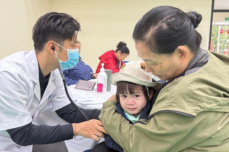 Phường Thanh Xuân tổ chức chiến dịch  cho trẻ uống bổ sung Vitamin A đợt 2 năm 2025- Ảnh 11.