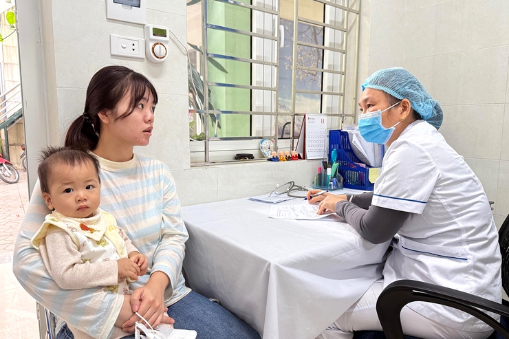 Phường Thanh Xuân tổ chức chiến dịch  cho trẻ uống bổ sung Vitamin A đợt 2 năm 2025- Ảnh 6.