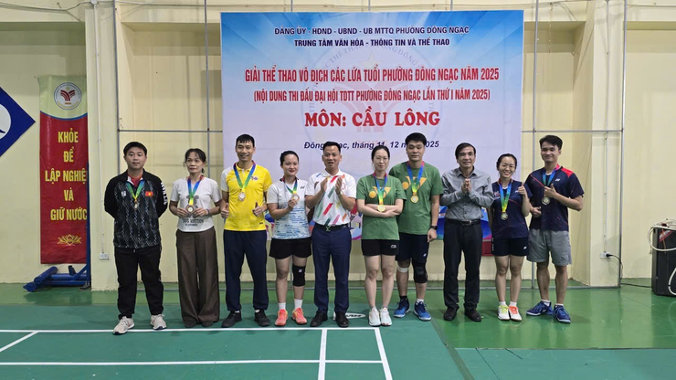 Giải cầu lông Đại hội Thể dục Thể thao phường Đông Ngạc lần thứ I năm 2025 diễn ra sôi nổi, quyết liệt- Ảnh 19.