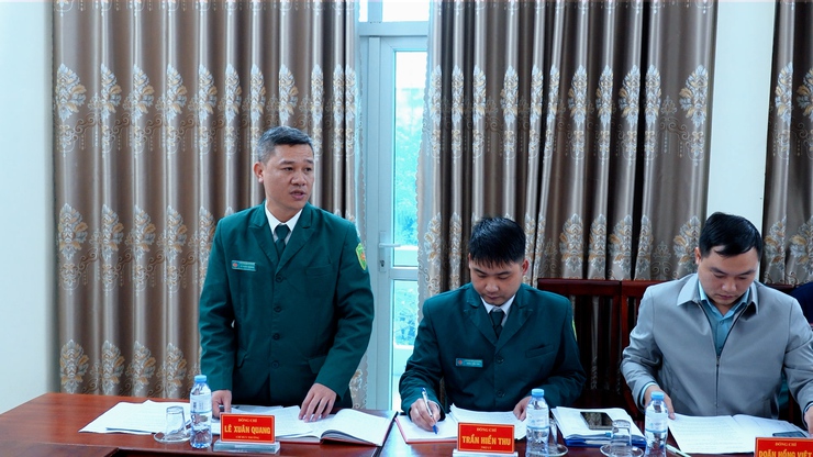 Đồng chí Bí thư Đảng ủy xã dự kiểm điểm, đánh giá, xếp loại tập thể, cá nhân tại Chi bộ Ban Chỉ huy Quân sự xã- Ảnh 3.