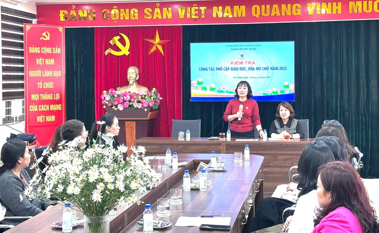 PHƯỜNG BA ĐÌNH: KIỂM TRA CÔNG TÁC PHỔ CẬP GIÁO DỤC VÀ XOÁ MÙ CHỮ NĂM 2025- Ảnh 1.