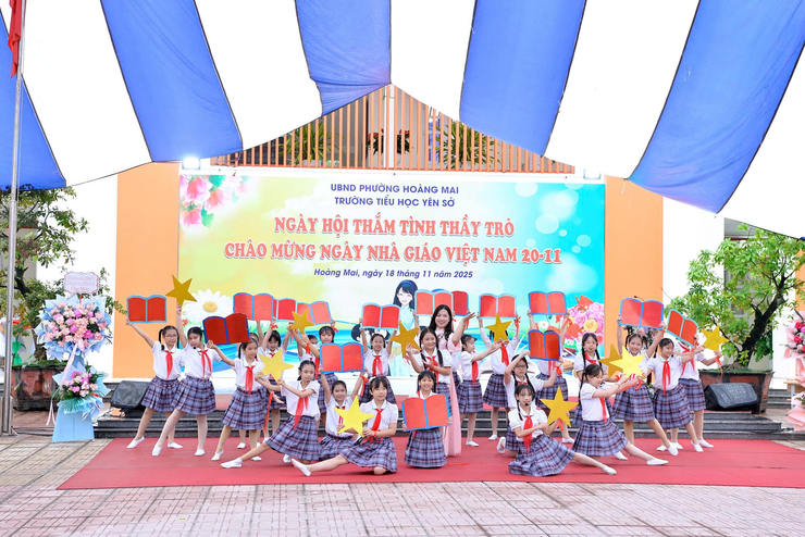 Trường Tiểu học Yên Sở long trọng tổ chức Ngày hội thắm tình thầy trò chào mừng kỷ niệm 43 năm Ngày Nhà giáo Việt Nam 20/11- Ảnh 4.