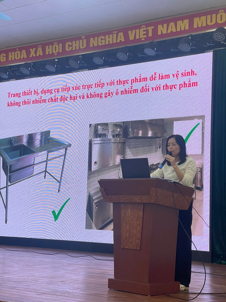 Phường Xuân Đỉnh tổ chức tập huấn an toàn thực phẩm: Nhấn mạnh trách nhiệm của các cơ sở kinh doanh- Ảnh 3.