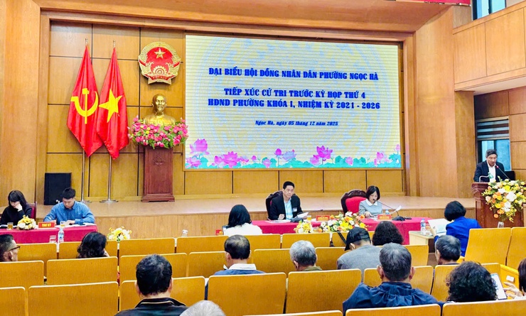 Đại biểu HĐND phường Ngọc Hà tiếp xúc cử tri trước kỳ họp thứ 4- Ảnh 1.