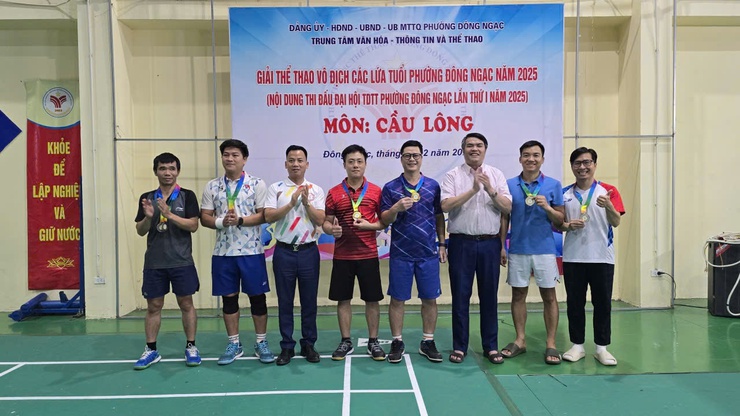 Giải cầu lông Đại hội Thể dục Thể thao phường Đông Ngạc lần thứ I năm 2025 diễn ra sôi nổi, quyết liệt- Ảnh 20.