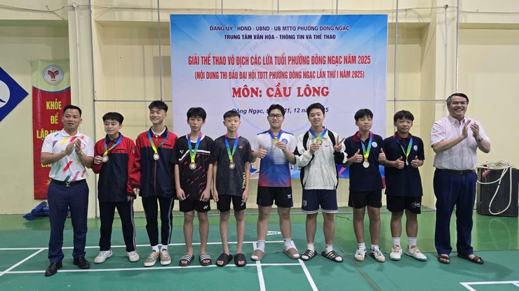 Giải cầu lông Đại hội Thể dục Thể thao phường Đông Ngạc lần thứ I năm 2025 diễn ra sôi nổi, quyết liệt- Ảnh 13.