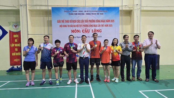 Giải cầu lông Đại hội Thể dục Thể thao phường Đông Ngạc lần thứ I năm 2025 diễn ra sôi nổi, quyết liệt- Ảnh 22.