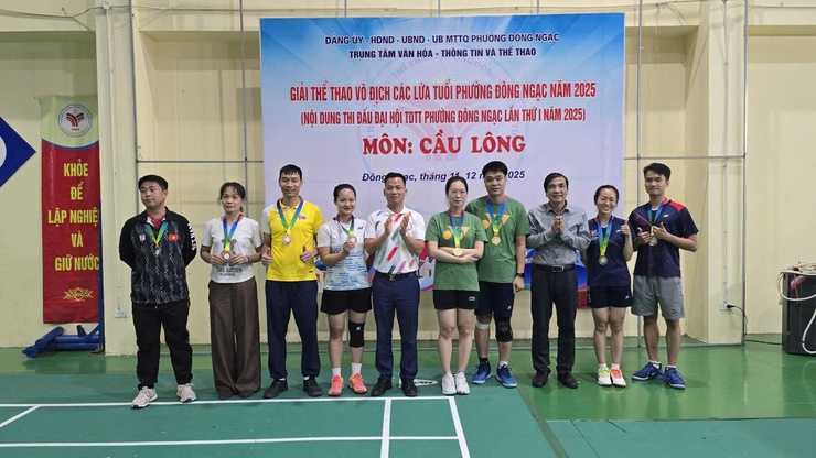Giải cầu lông Đại hội Thể dục Thể thao phường Đông Ngạc lần thứ I năm 2025 diễn ra sôi nổi, quyết liệt- Ảnh 18.