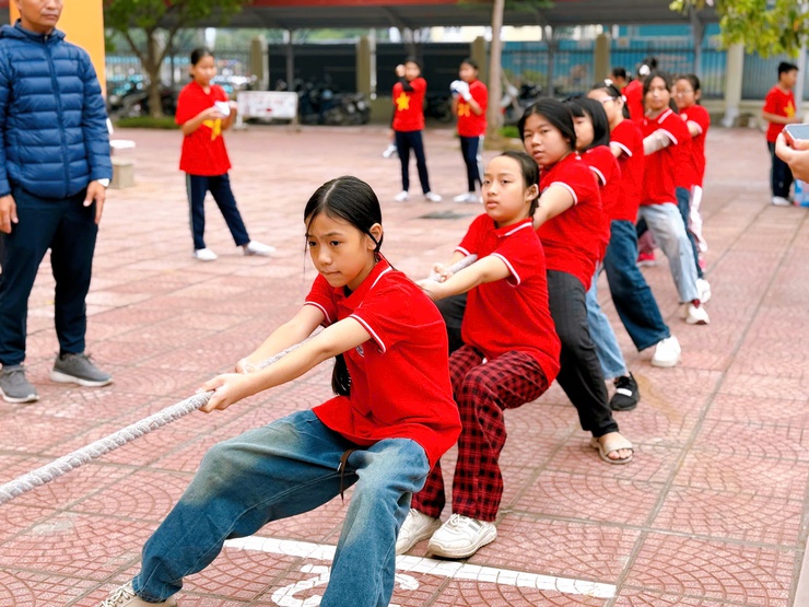 Sôi nổi môn kéo co tại Giải thể thao học sinh phường Thanh Liệt- Ảnh 1.