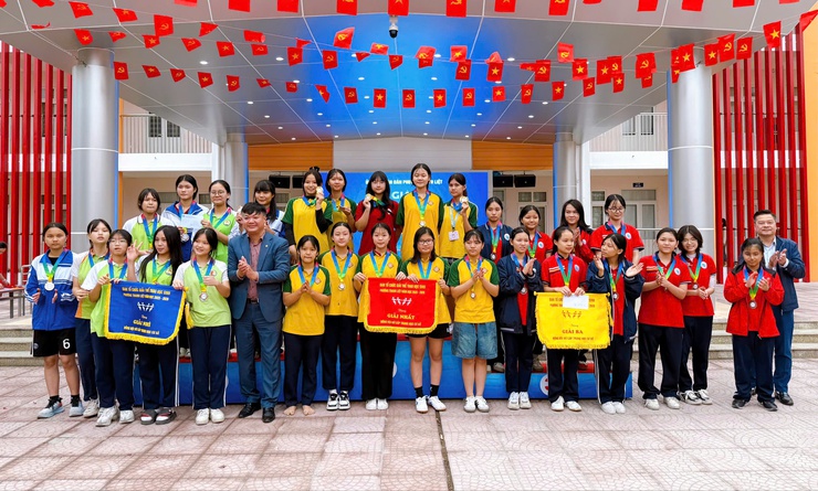 Sôi nổi môn kéo co tại Giải thể thao học sinh phường Thanh Liệt- Ảnh 7.