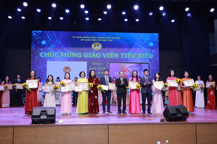 SỞ GIÁO DỤC VÀ ĐÀO TẠO THÀNH PHỐ HÀ NỘI VINH DANH GIÁO VIÊN ĐẠT GIẢI NHẤT HỘI THI GIÁO VIÊN GIỎI CẤP THÀNH PHỐ - NIỀM TỰ HÀO CỦA TRƯỜNG THCS CHU VĂN AN – PHƯỜNG THANH LIỆT- Ảnh 6.