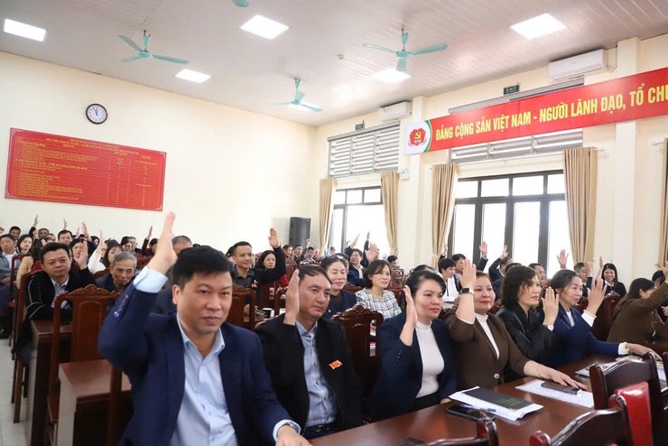 Kỳ họp thứ hai (kỳ họp thường lệ cuối năm 2025) HĐND xã Hồng Vân khoá XXII, nhiệm kỳ 2021-2026 thành công tốt đẹp- Ảnh 9.