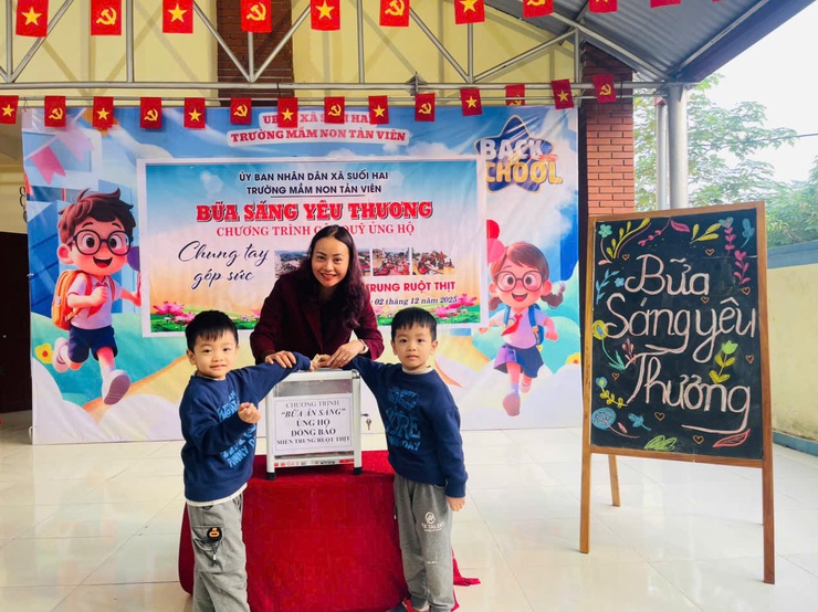 Trường mầm non Tản Viên tổ chức chương trình " Bữa sáng yêu thương" hưởng ứng ủng hộ đồng bào miền Trung - Tây Nguyên- Ảnh 2.