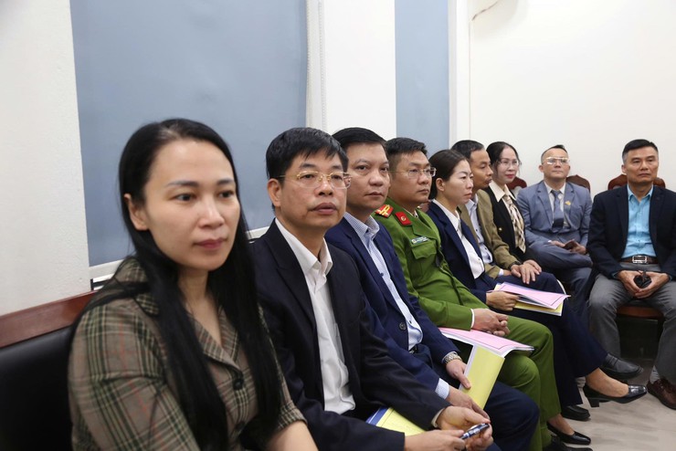 Đoàn giám sát số 17 của BTV Thành ủy làm việc với 3 phường Phú Lương, Dương Nội, Yên Nghĩa về thực hiện các chuyên đề trọng tâm, cấp bách gắn với công tác kiểm điểm cuối năm 2025.- Ảnh 4.