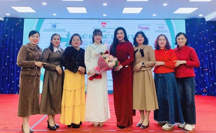 Thí sinh xã Nam Phù tỏa sáng tại Vòng sơ khảo Hội thi “Nữ Đại sứ du lịch làng nghề Hà Nội” năm 2025- Ảnh 3.