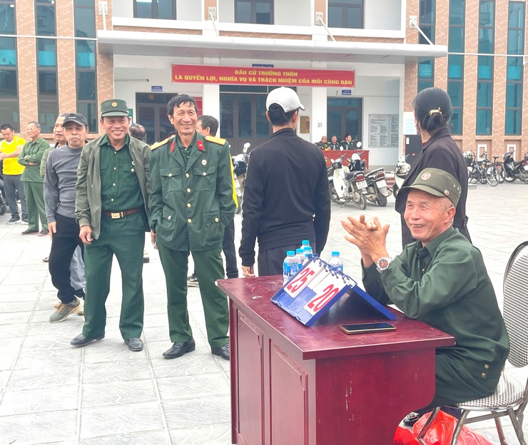 KHAI MẠC VÀ TRAO GIẢI BÓNG CHUYỀN HƠI NAM HỘI CCB XÃ VĨNH THANH NĂM 2025.- Ảnh 8.