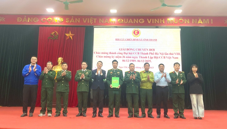 KHAI MẠC VÀ TRAO GIẢI BÓNG CHUYỀN HƠI NAM HỘI CCB XÃ VĨNH THANH NĂM 2025.- Ảnh 4.