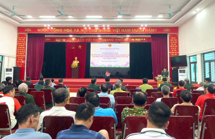 KHAI MẠC VÀ TRAO GIẢI BÓNG CHUYỀN HƠI NAM HỘI CCB XÃ VĨNH THANH NĂM 2025.- Ảnh 1.