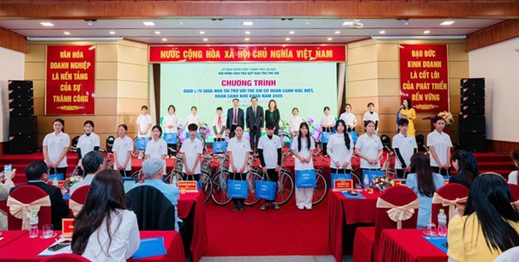 Trung tâm Công tác xã hội và Quỹ Bảo trợ trẻ em Hà Nội 
kết nối yêu thương, nâng bước tương lai- Ảnh 2.